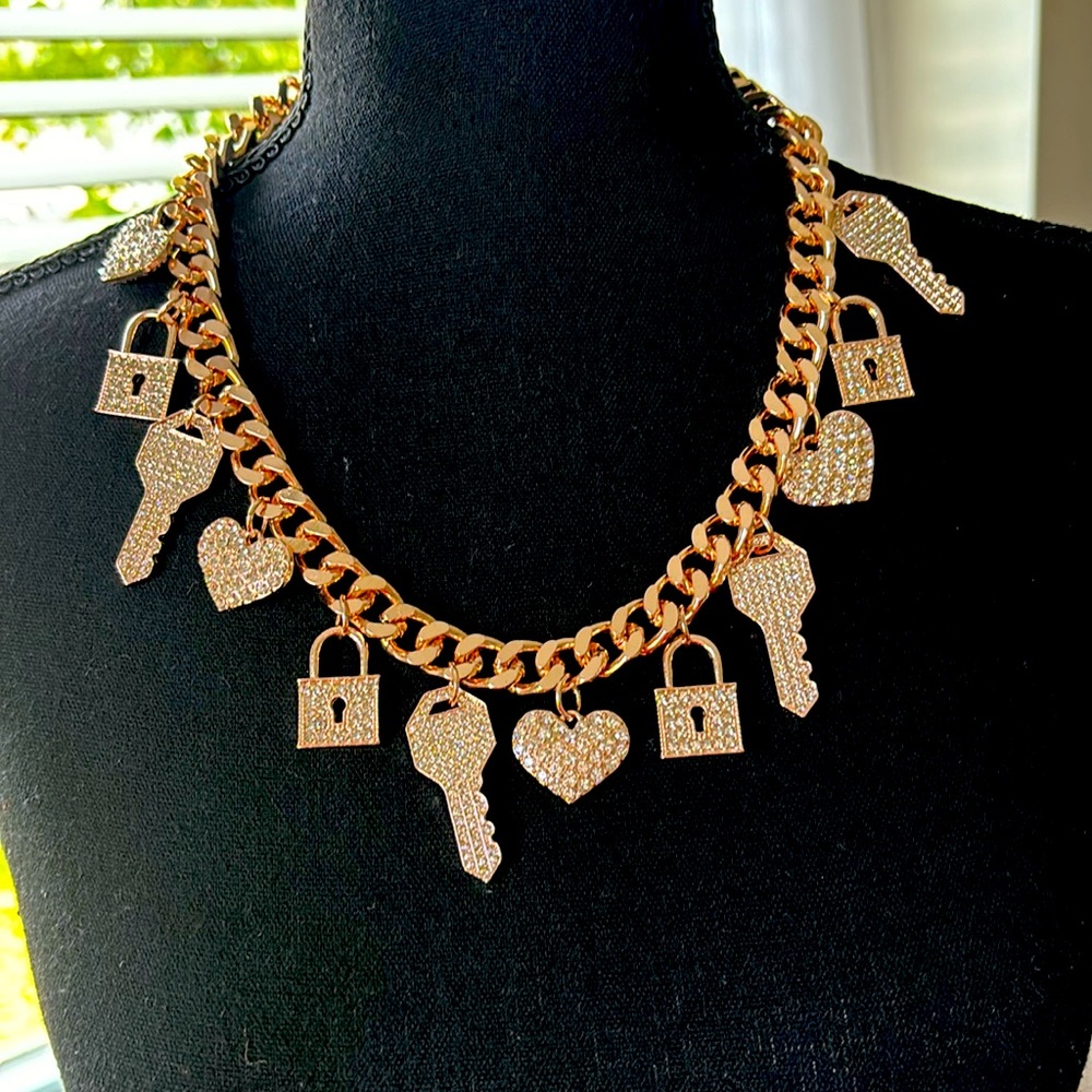 NWOT Women’s Sassy Jones Gold Rhinestones Lock and Key Chain Luxury Hear…